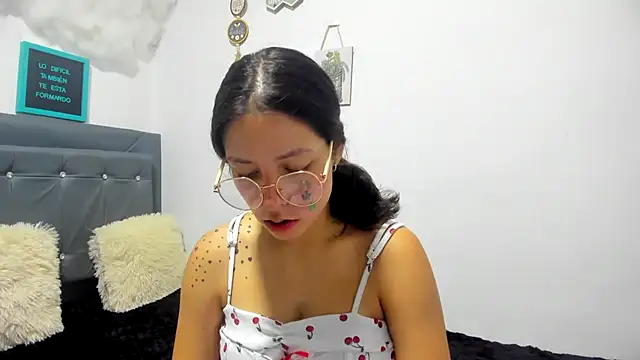 Miranda-cambell online show from June 26, 1:54 am