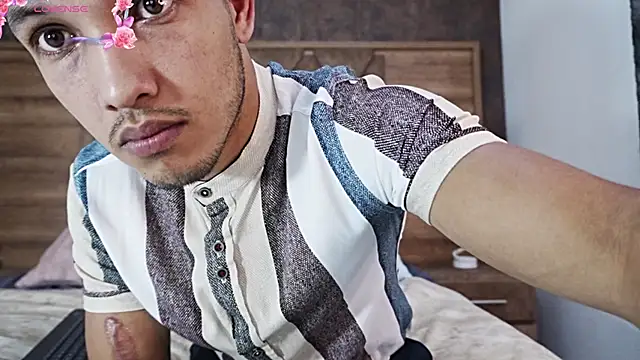 Snapshot of MaxiStanford chatting on March 8, 8:45 pm MaxiStanford online show from March 8, 8:45 pm