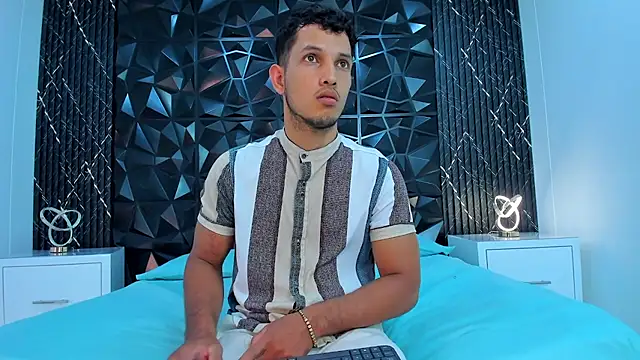 Snapshot of MaxiStanford chatting on March 16, 9:19 pm MaxiStanford online show from March 16, 9:19 pm