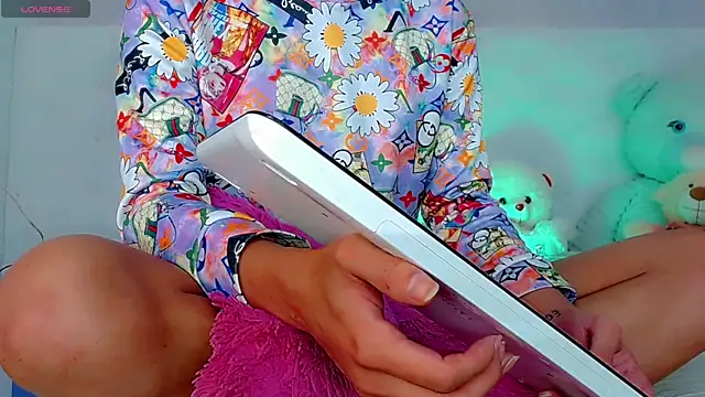 Snapshot of catriona_queen16 chatting on May 31, 3:26 am catriona queen16 online show from May 31, 3:26 am