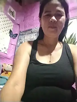 Snapshot of sweet_lyn2025 chatting on August 6, 12:23 am sweet lyn2025 online show from August 6, 12:23 am