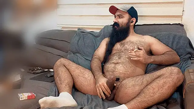 Snapshot of Barba_Negra_Fumador chatting on May 12, 6:10 am Barba Negra Fumador online show from May 12, 6:10 am