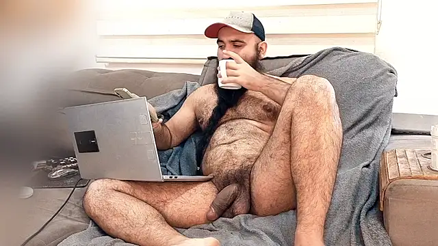Snapshot of Barba_Negra_Fumador chatting on May 30, 3:42 pm Barba Negra Fumador online show from May 30, 3:42 pm