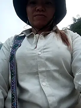 Snapshot of dualeo11 chatting on March 27, 1:44 am dualeo11 online show from March 27, 1:44 am