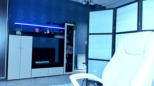 Snapshot of Lucky_Milf chatting on August 4, 1:25 pm Lucky Milf online show from August 4, 1:25 pm