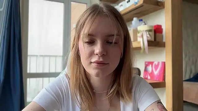 Snapshot of cyberl0ve_ chatting on May 23, 1:59 pm cyberl0ve online show from May 23, 1:59 pm
