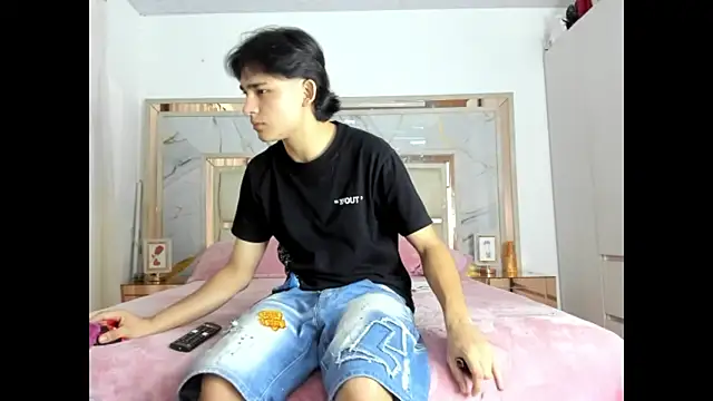 monky 0002 online show from March 15, 12:49 am