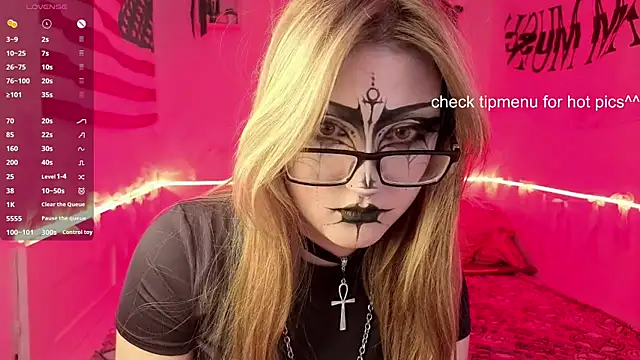 Snapshot of CucKuhta chatting on June 10, 4:28 pm CucKuhta online show from June 10, 4:28 pm