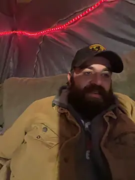 Snapshot of tytymcgee90 chatting on March 3, 11:27 am tytymcgee90 online show from March 3, 11:27 am