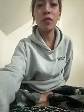 vanessamarieee online show from March 17, 5:38 pm