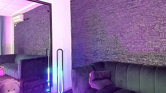 KiarraNoir online show from March 15, 8:37 pm