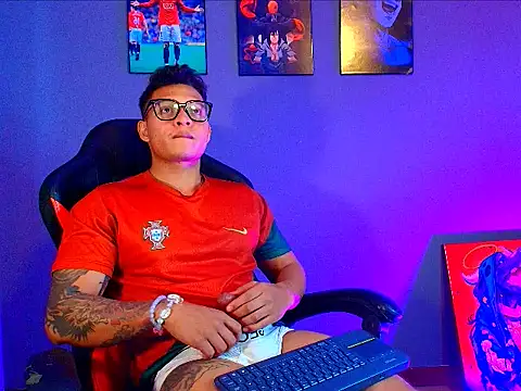 evan greey01 online show from March 11, 6:25 pm