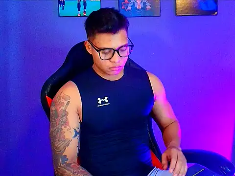 evan greey01 online show from March 12, 4:46 pm