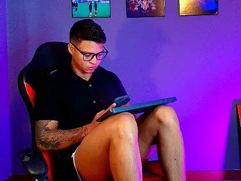 evan greey01 online show from March 17, 5:27 pm