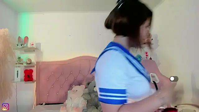 Zoe Luxxe  online show from March 7, 9:01 pm