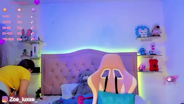 Zoe Luxxe  online show from May 23, 12:16 am