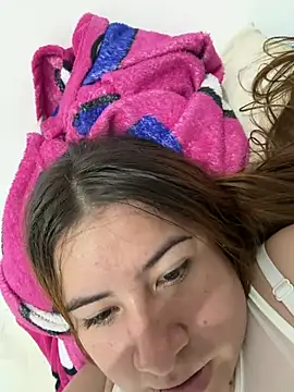 Zoe Luxxe  online show from June 15, 9:39 pm