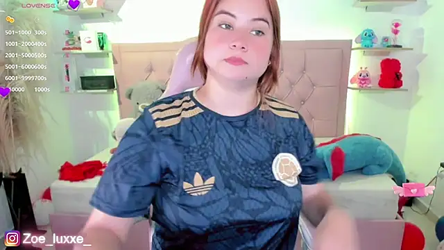 Zoe Luxxe  online show from July 7, 11:09 pm