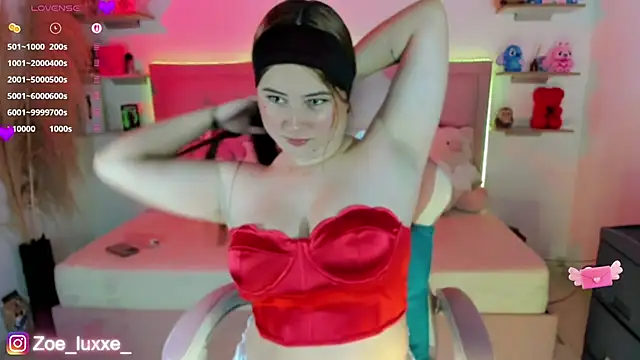 Zoe Luxxe  online show from July 30, 9:14 pm