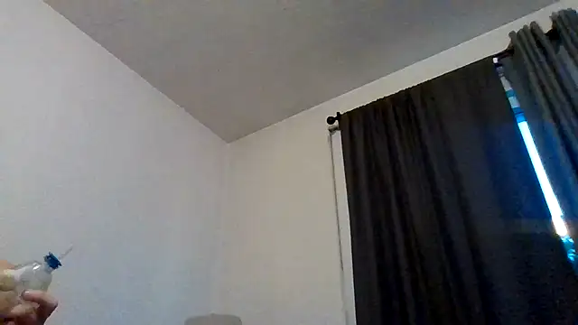 TallHungandCloudy69 online show from March 18, 1:58 pm