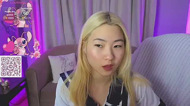 Snapshot of YunnaLuv chatting on March 16, 12:49 am YunnaLuv online show from March 16, 12:49 am