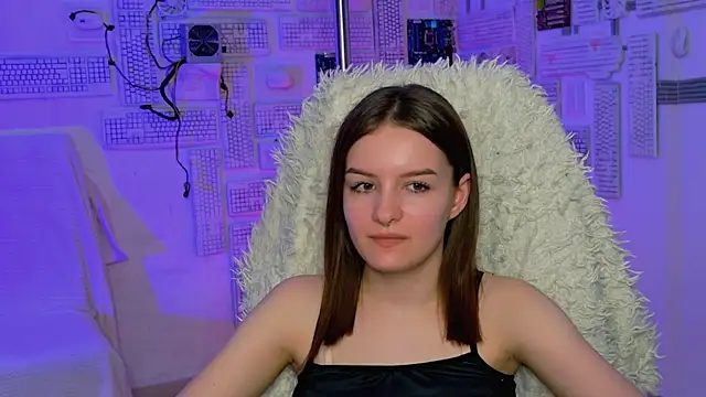 Snapshot of KellieBanshe chatting on June 18, 9:14 am KellieBanshe online show from June 18, 9:14 am