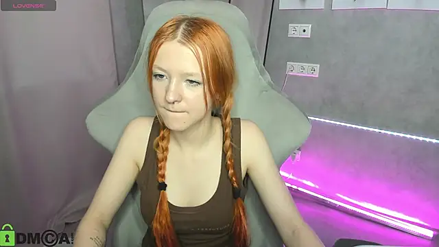 Emma Dusk online show from April 29, 12:59 am