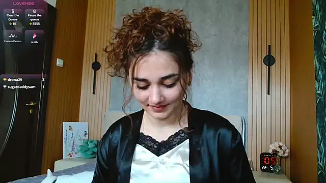 Snapshot of KatarinaHeaven chatting on May 4, 7:59 am KatarinaHeaven online show from May 4, 7:59 am