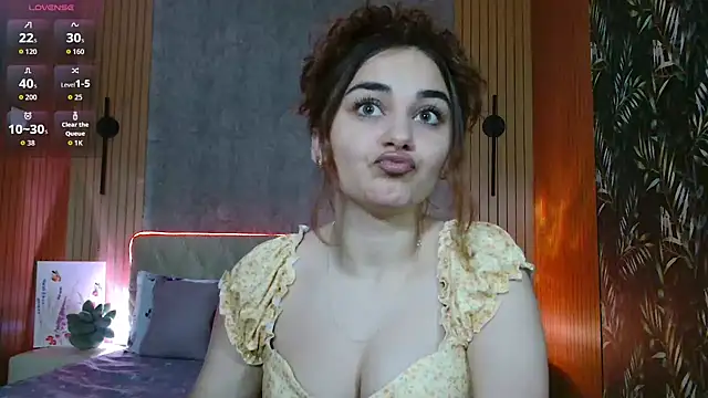 Snapshot of KatarinaHeaven chatting on May 18, 7:41 pm KatarinaHeaven online show from May 18, 7:41 pm