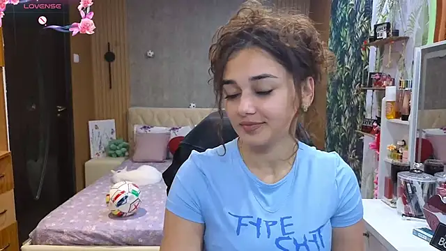 Snapshot of KatarinaHeaven chatting on June 19, 7:28 pm KatarinaHeaven online show from June 19, 7:28 pm