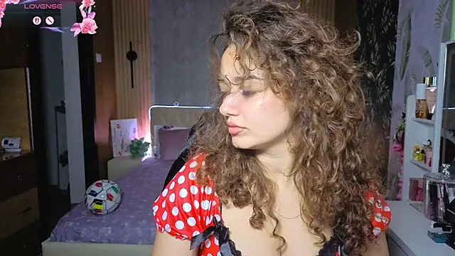 Snapshot of KatarinaHeaven chatting on July 1, 12:23 am KatarinaHeaven online show from July 1, 12:23 am