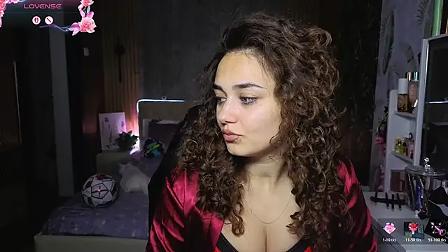 Snapshot of KatarinaHeaven chatting on July 3, 10:38 pm KatarinaHeaven online show from July 3, 10:38 pm