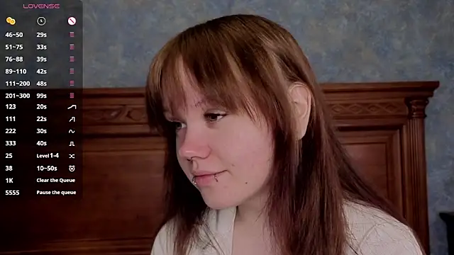 Snapshot of LeahAllsop chatting on May 29, 3:48 am LeahAllsop online show from May 29, 3:48 am
