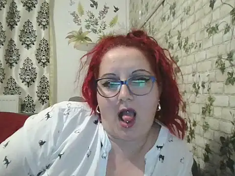Snapshot of RedHair_BrunetJhon chatting on March 6, 7:32 pm RedHair BrunetJhon online show from March 6, 7:32 pm