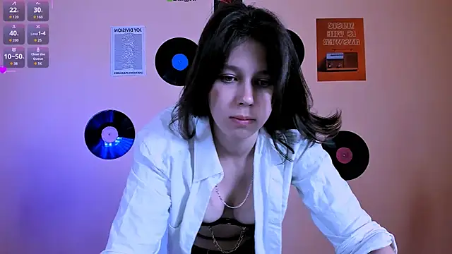 Snapshot of aria_wild_ chatting on June 14, 2:24 am aria wild online show from June 14, 2:24 am