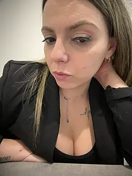 diavola bionda online show from March 15, 1:55 am