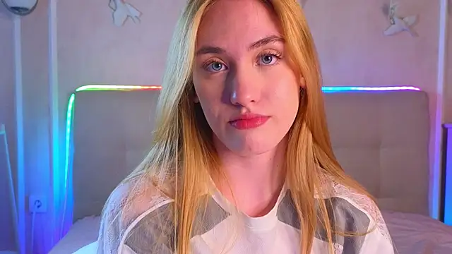 Snapshot of JenniferCamprell chatting on April 9, 7:19 pm JenniferCamprell online show from April 9, 7:19 pm
