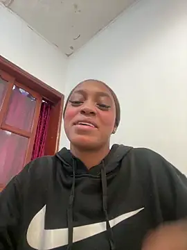 LiaTrainor online show from March 12, 12:44 pm