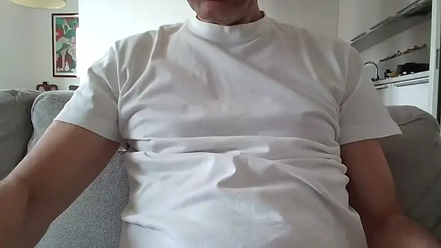 Snapshot of Alex1970-IT chatting on April 18, 12:20 pm Alex1970-IT online show from April 18, 12:20 pm