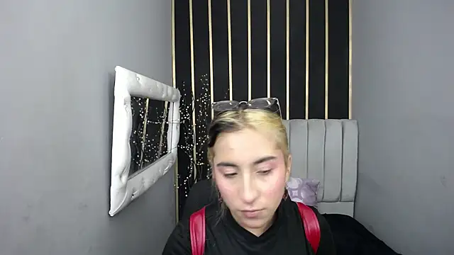 moon shut online show from March 16, 12:53 pm