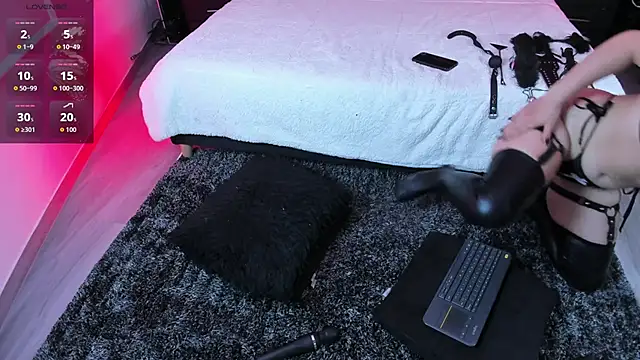 Eirynraven online show from March 12, 11:49 am