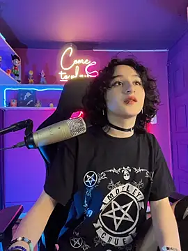 Velvet C4k3 online show from March 5, 9:00 pm