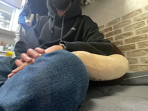 Snapshot of moon_blue199x chatting on March 20, 2:11 pm moon blue199x online show from March 20, 2:11 pm