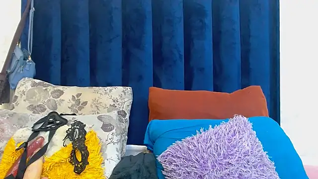 Nastyviola27 online show from July 13, 8:33 pm