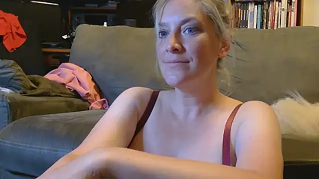 Snapshot of MistyMountains96 chatting on June 17, 3:09 am MistyMountains96 online show from June 17, 3:09 am