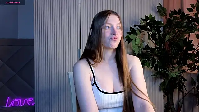 KelsiSinkey online show from March 12, 8:09 am