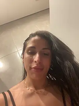 Snapshot of sweetwanda chatting on May 18, 3:29 pm sweetwanda online show from May 18, 3:29 pm