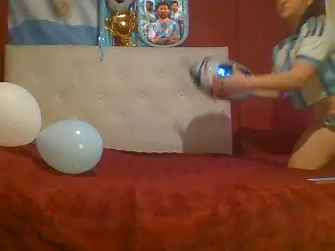 Snapshot of Jime_Love7777 chatting on June 16, 11:29 pm Jime Love7777 online show from June 16, 11:29 pm