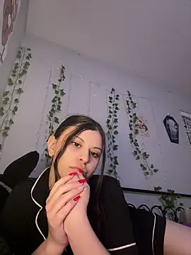 Snapshot of rubie_roja chatting on April 21, 4:52 am rubie roja online show from April 21, 4:52 am