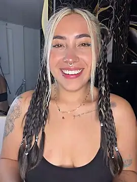 ManuelaVeeleez online show from June 26, 6:29 am